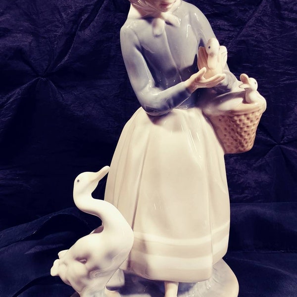 Lladro Shepherdess Girl with goose/Duck chicks in basket #4568