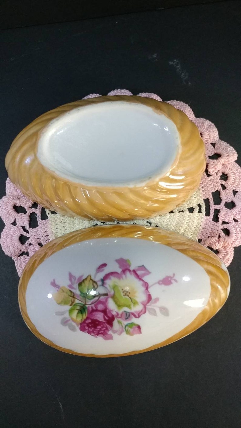 Vintage Norleans peach lusterware egg shaped dresser box trinket box