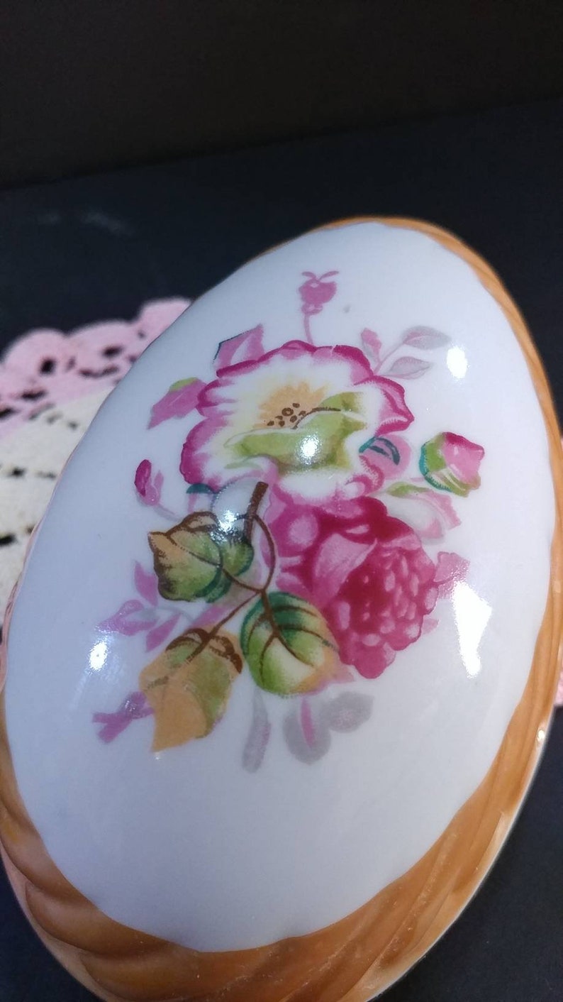 Vintage Norleans peach lusterware egg shaped dresser box trinket box