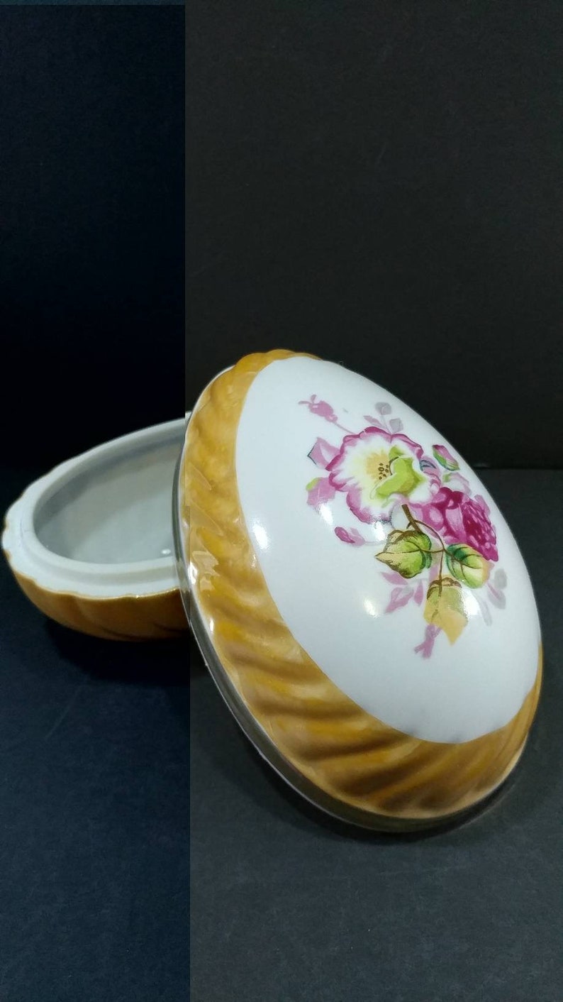 Vintage Norleans peach lusterware egg shaped dresser box trinket box