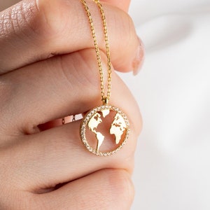 Gold Earth Halskette ~ Einzigartige Weltkarte Halskette ~ Zarte Globe Halskette ~ Grüner Planet Anhänger ~ Weltkarte Halskette Geschenk für Reisende