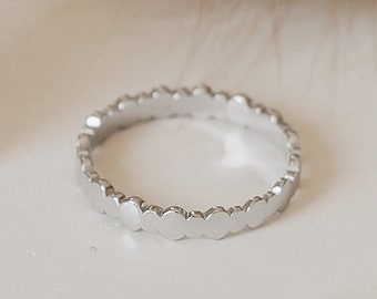 Eternity Ring Silver | narrow stacking ring with rows of plates made of 925 silver perfect for stacking