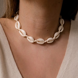 Cowrie Necklace Choker summery shell necklace made of real cowrie shells, individually adjustable image 1