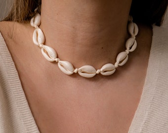 Cowrie Necklace Choker | summery shell necklace made of real cowrie shells, individually adjustable