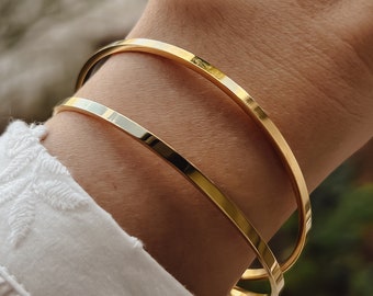 Solid Bangle Gold | glatt geschliffener Armreif aus 18 Karat vergoldetem Edelstahl