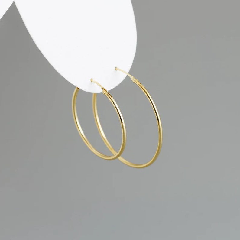 Basic Creolen filigrane Hoops Ohrringe in mehreren Größen aus 925er Sterling Silber wahlweise 18 Karat vergoldet, minimalistisch und fein Bild 4