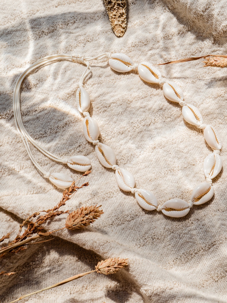 Cowrie Necklace Choker summery shell necklace made of real cowrie shells, individually adjustable image 3