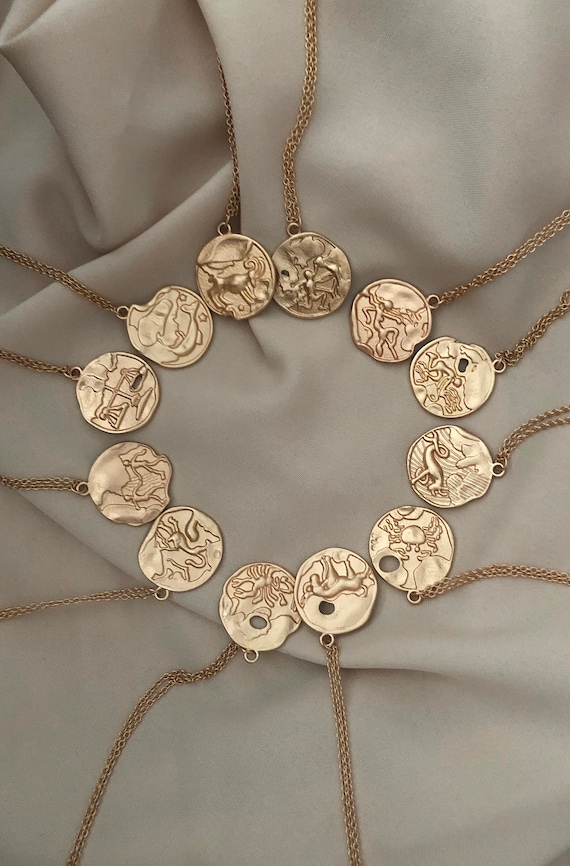 Geprägte Sternzeichen Münzkette individuelle Medaillen mit verschiedenen  abstrakten Sternzeichenmotiven aus Messing 18k matt vergoldet