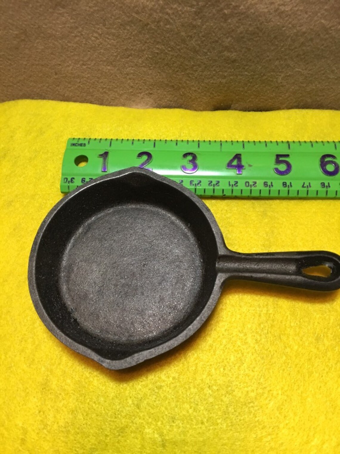 Vintage unmarked Wagner cast iron toy skillet Etsy