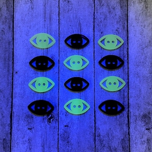 Round Eye Buttons