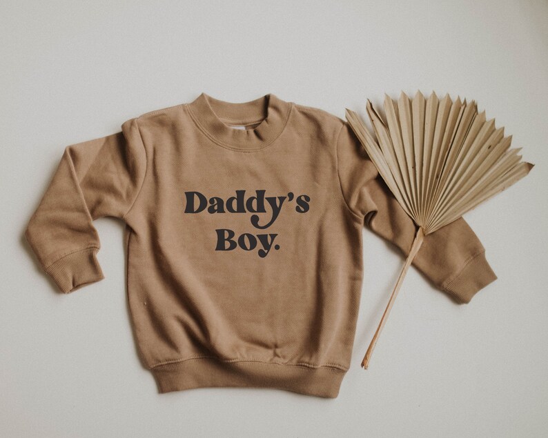DADDY/'S BOY RETRO x Fleece Sweatshirt x Modern Screen Printed Kids Shirt x Minimal Screen Printed Design Top x Baby Gift x Kids Gift