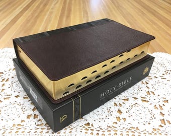 Beautiful Cowhide KJV Bible | Genuine Leather | Giant/Large print  | Thumb-indexed | Red Letter edition