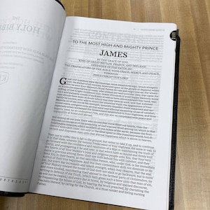 Gepersonaliseerde KJV-bijbel | Geautoriseerde King James-versie | KJV Bijbel | met APOCRIEF | Echt leer | Met duim geïndexeerd afbeelding 5