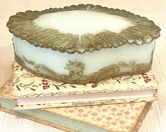 Gorgeous @1870-1910 Victorian Trinket box with lid - Victorian milk glass, jewelry box
