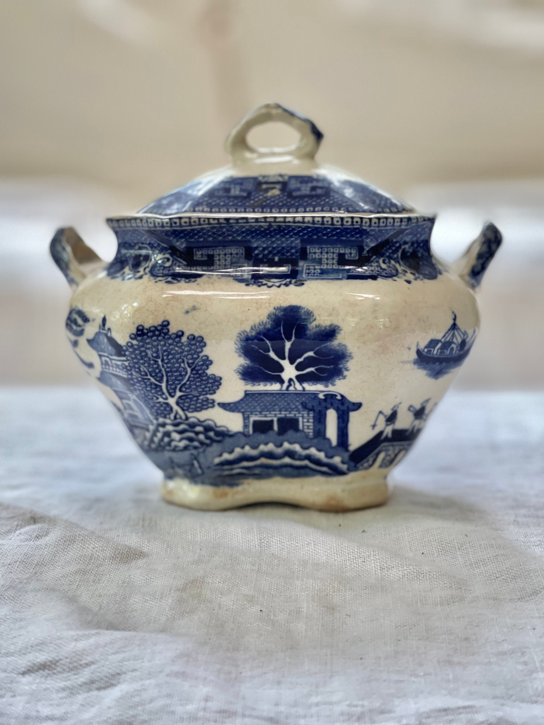 Antique 1918 Buffalo Pottery Semi-Vitreous Blue Willow Dinner