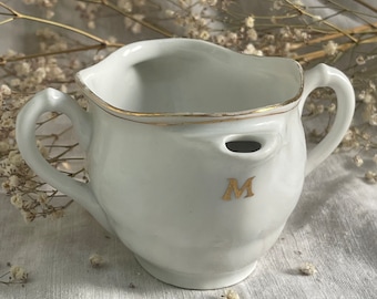 Beautiful “sauciere”  gravy boat, sauceboat, White Porcelain with gold edging. @1949