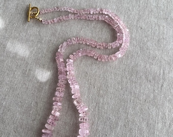 Rosa Morganitbultar Halsband, Fina Ädelstenssmycken