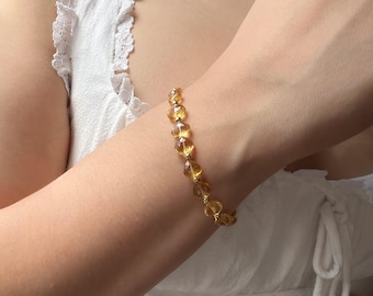 Citrin Herz Armband mit Gold Akzenten, feiner Boho Schmuck