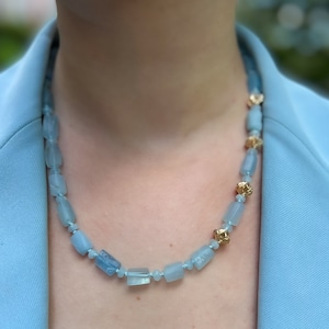 Aquamarin Halskette mit Gold Akzenten, Natürliche Edelstein Halskette, März Geburtsstein, Geschenk für Sie, Muttertag, Boho Stil, Sommer Schmuck