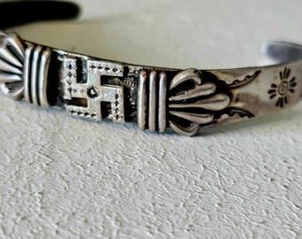 Elaborate Whirling Logs Silver Cuff Old Pawn Fits 6 1/4" wrist JB 110