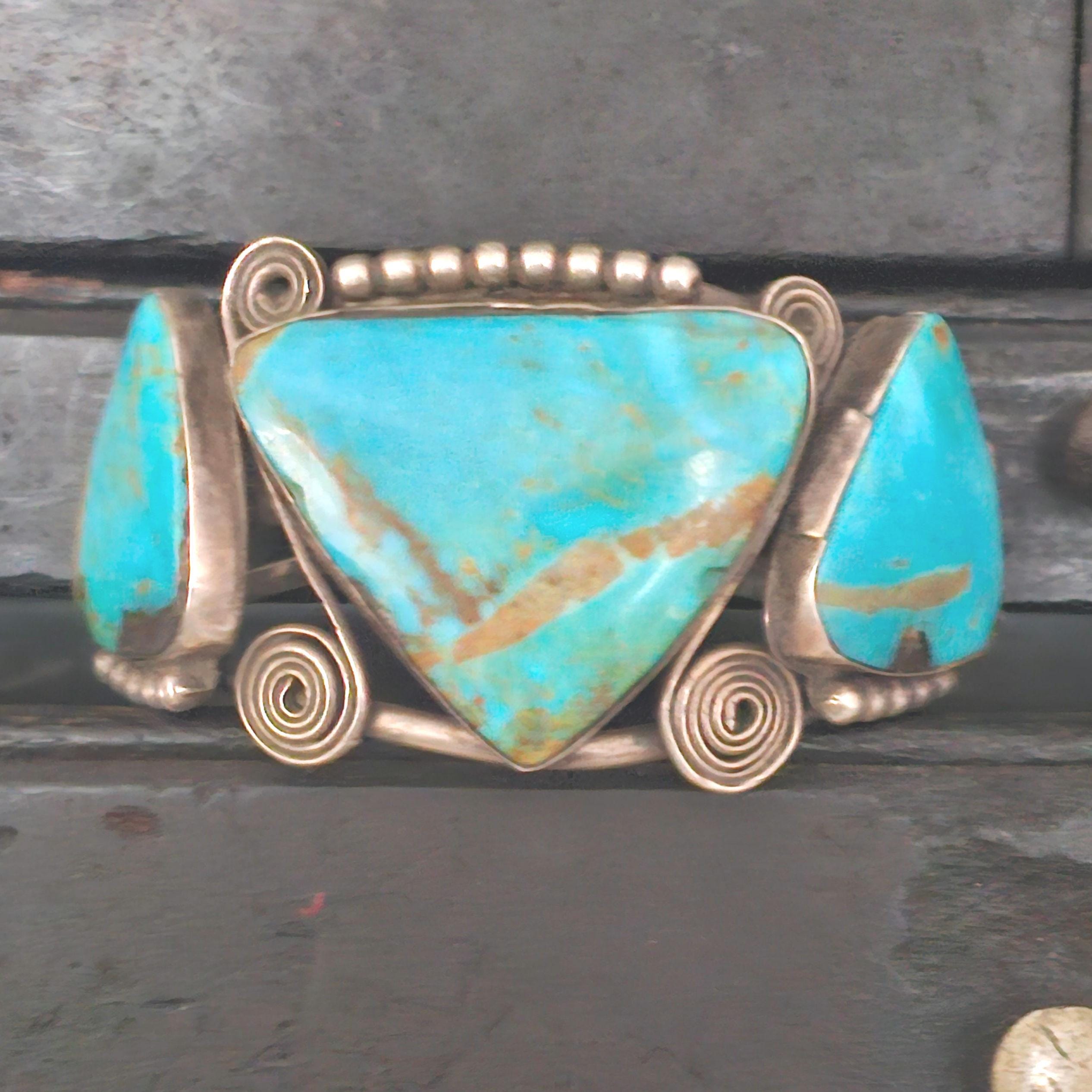 Fascinating Vintage Native American Navajo Old Kingman Turquoise Sterling Silver Ring Old Fascinating Vintage Native American Navajo Old Kingman Turquoise Sterling Silver Ring Old