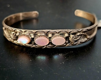 Vintage Zuni Mother of Pearl Stacker Cuff Old Pawn. 6" wrist JB 209