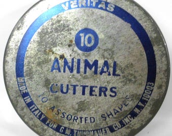 Vintage Veritas Figural Animal Shapes Metal Cookie Cutters and Tin Made in Italy
