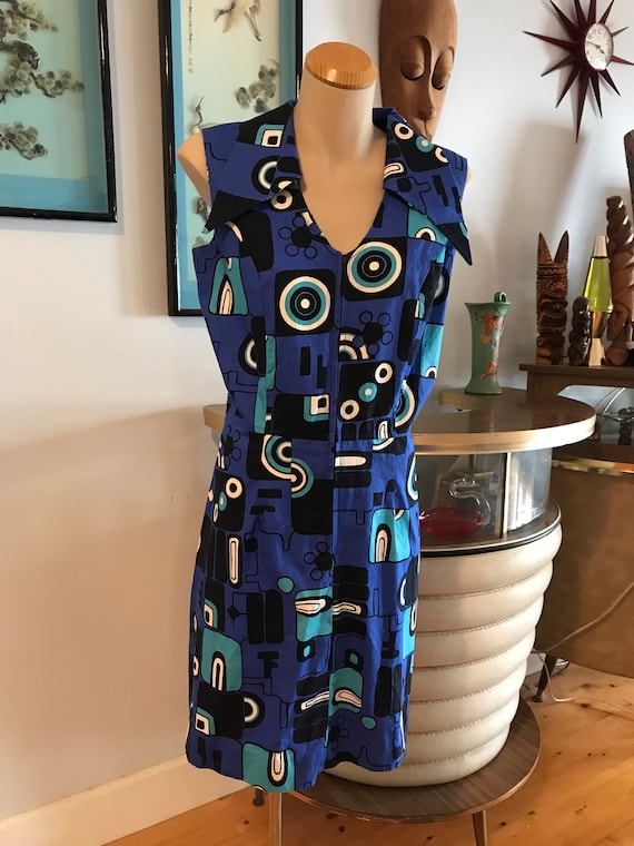 Stunning 60’s women’s cotton summer dress.