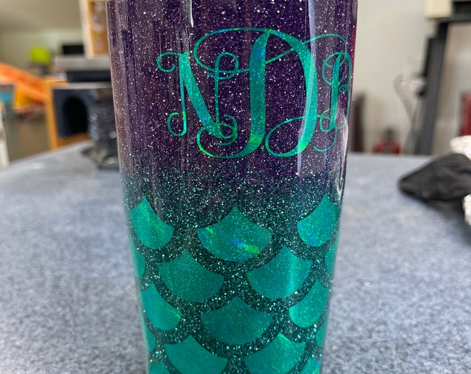 The “Mermaid” glitter tumbler