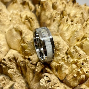 Hertengewei in wolfraamcarbide trouwring/verlovingsring
