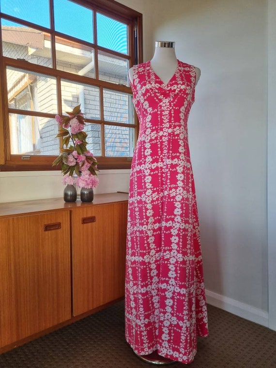 Gorgeous 1970s Hot Pink Floral Maxi Dress // vint… - image 4