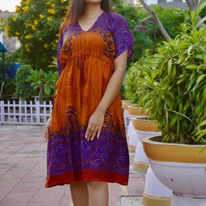 Handgefertigte Seidige Mischung Kaftan Kleid: Digital Print Boho Kurzes Kleid