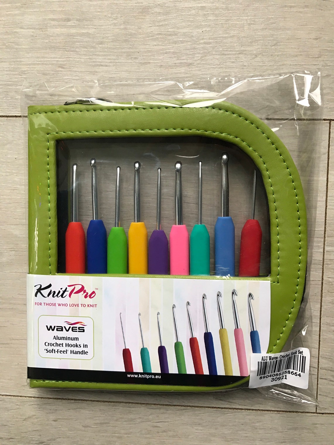 KnitPro Waves Crochet Hook Set 9 Hooks Green or Pink Case Etsy