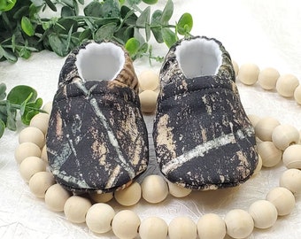 Camo Baby Moccasins, Baby Shoes, Baby Gift, Soft Shoes, Baby Booties, Baby Moccs, Slippers, Camo, Hunting Buddy