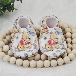 Winnie the Pooh Moccasin, Baby Moccasin, Baby Shower Gift, Baby Boy Shoes, Baby Slippers, Girl Slippers, Soft Baby Shoe, Pooh Bear Slippers