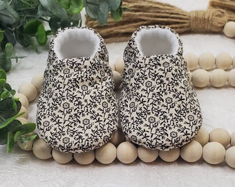 Black Floral Baby Moccasins, Baby Shoes, Baby Shower Gift, Soft Shoes, Baby Booties, Tan Baby Moccs, Slippers, Tan Black Floral
