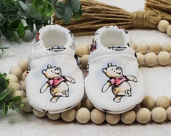 Winnie the Pooh Baby Moccasin, Baby Moccasin, Baby Booties, Soft Baby Slippers, Crib Shoe, Pooh Baby Shower, Baby Shower Gift, Skipping Pooh