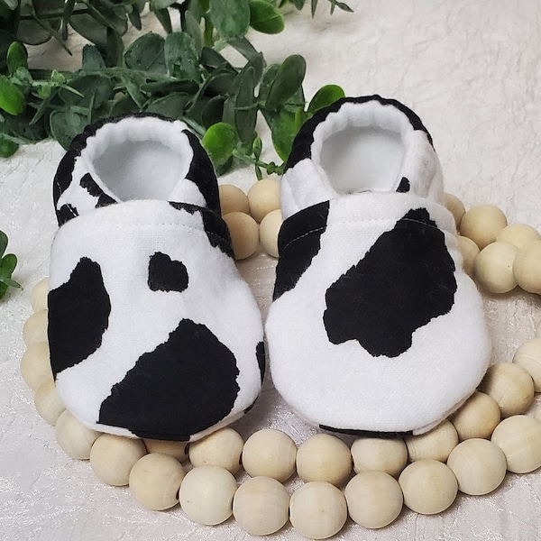 Cow Print Baby Moccasin, Black and White Cow Print, Baby Moccasin, Soft Baby Shoes, Baby Shower Gift, Boy Baby Moccasin, Girl Baby Moccasin