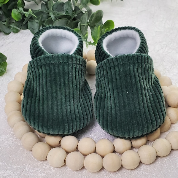 Green Baby Moccasin, Emerald Green Moccasin, Baby Moccasin, Baby Shower Gift, Soft Baby Shoes,  Baby Boy Moccasin, Baby Girl Moccasin