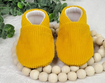 Mustard Corduroy Baby Moccasin, Baby Moccasin, Baby Boy Moccasin, Baby Girl Moccasin, Baby Shower Gift, Yellow Corduroy Moccasin, Soft Shoe,