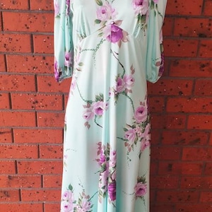 Atemberaubende 1960er/1970er Jahre Vintage Boho Hippie Aqua Floral Festival Maxi-Kleid. Blouson Ärmel, Puff Ärmel denken Zimmermann und Vintage Gucci