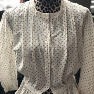 CLOSEOUT SALE 1900s 1910s Edwardian Blouse with Orb Novelty Print, Eyelet Details and Original Label!! 24” Waist, Size XS