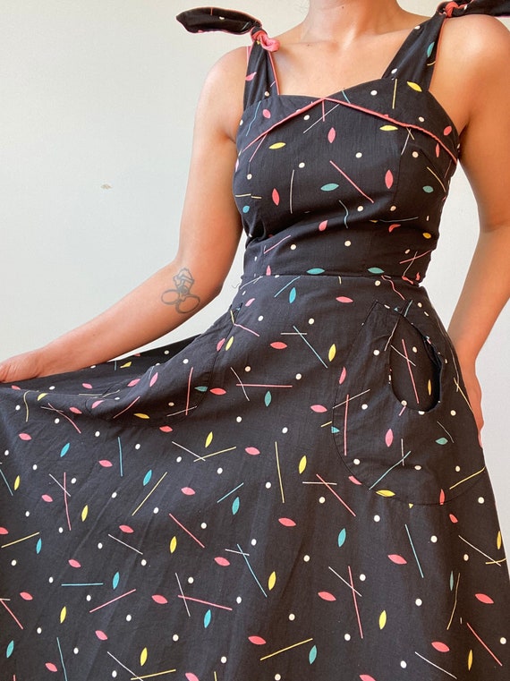 Vintage 1950s Atomic Novelty Print Black Sundress… - image 1