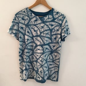 Indigo Tie dye T-shirts - Shibori dyed Women T-shirts - Natural  Hand dyed  Cotton Size :S,M,L