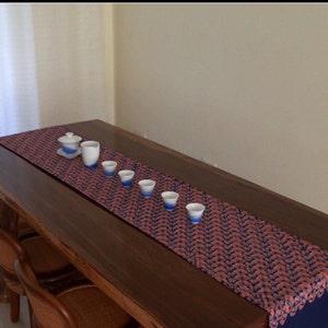 Indigo table runner,Shibori table runner,Natural hand dyed/ Plant dyes ,log wood/indigo Dyed ，Red and Blue ，Hand tied ，Cotton 35X200cm