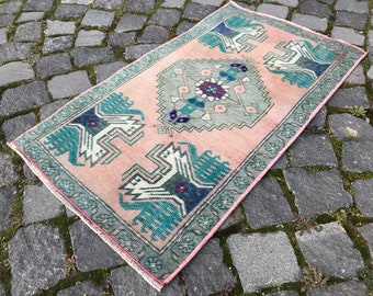 48 x 88 cm = 1,5 x 2,8 ft,Smalll Turkish Rug, Doormat rug, Entryway rug, Vintage Small Rug, Bathroom rug, Bath Mat Rug,