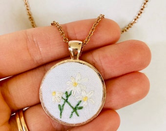 April Birth Month Flower Necklace | Hand Embroidered | Daisy Necklace | Birthday Gift for Her | Gift for Mom | Gift for BFF | Pendant