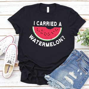 私はスイカのシャツ、スイカのシャツ、スイカのTシャツを持っていました