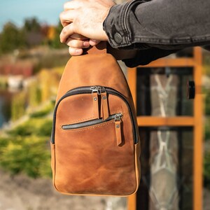Perosnalisation Sac poitrine homme en cuir avec bandoulière réglable Cadeau de Noël Cadeau père Cadeau mari Sac de marche Sac bandoulière de voyage en cuir