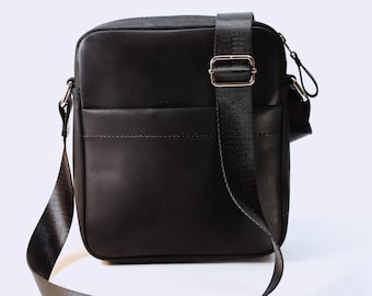 Sac en cuir pour homme, sac à bandoulière fait main pour homme, sac à bandoulière en cuir gravé, besace en cuir personnalisée, cadeau d'anniversaire pour lui